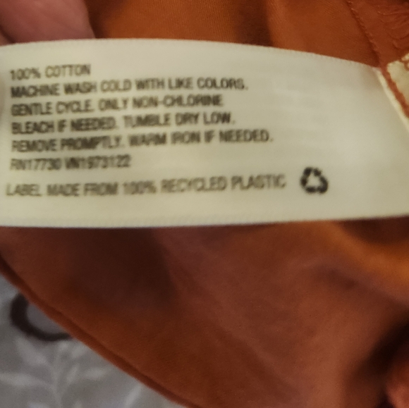 Universal Thread Women's Rust Button-Up Blouse - Picture 3 of 3